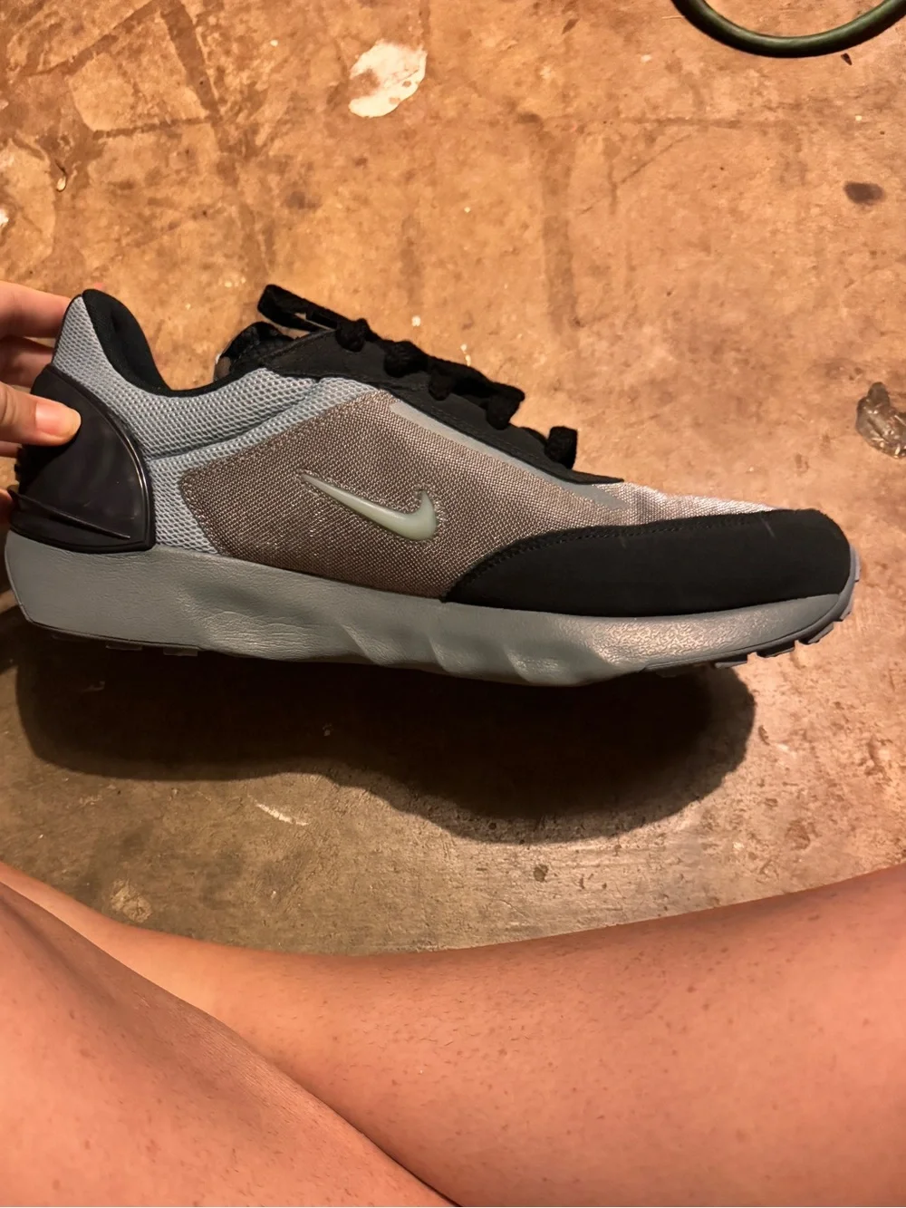 Jordan Men's Low-Top Sneakers in Black and Gray